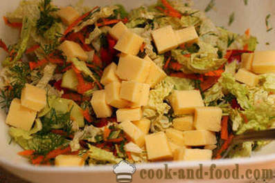 Salata Rețetă de varză chinezească cu brânză și crutoane