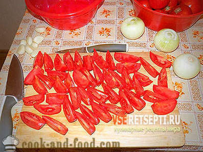 Salata dulce de tomate roșii în timpul iernii