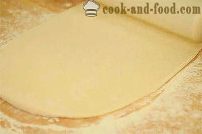 Turte de drojdie cu brânză în cuptor