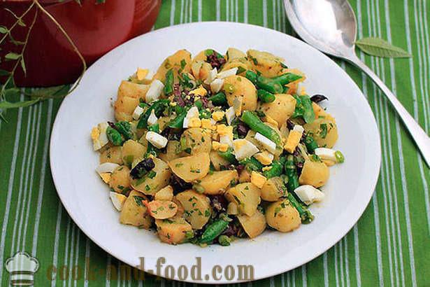 Salata de cartofi cu fasole verde și măsline