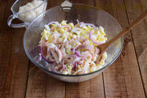 Salata Squid cu brânză și ouă