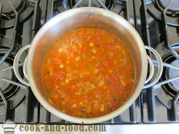 Supa de tomate cu năut și legume