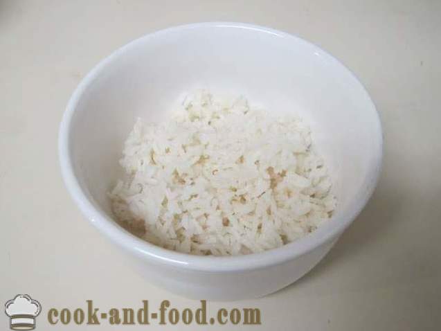 Supa de orez cu varză și carne tocată