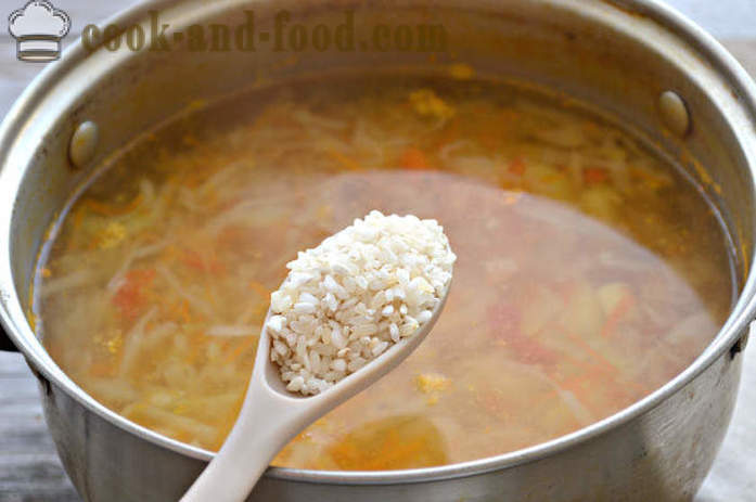 Supa de varză proaspătă cu carne și orez - cum să gătească supa de carne, un pas cu pas reteta fotografii