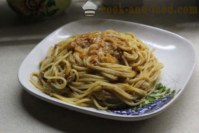Spaghete cu conserve de ton în sos de tomate de înghețată - atât delicioase pentru a găti spaghete, un pas cu pas reteta fotografii