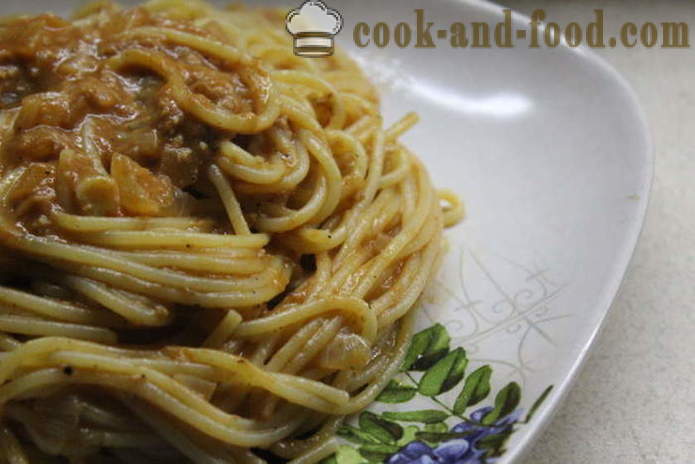 Spaghete cu conserve de ton în sos de tomate de înghețată - atât delicioase pentru a găti spaghete, un pas cu pas reteta fotografii