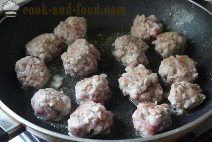 Chiftele de porc cu ciuperci și sos de smântână - cum să se pregătească chiftele de carne și ciuperci tocate, un pas cu pas reteta fotografii