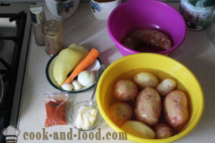 Tineri cartofi într-o oală cu cârnați și legume - cum să gătească o friptură la cuptor de cartofi tineri, un pas cu pas reteta fotografii