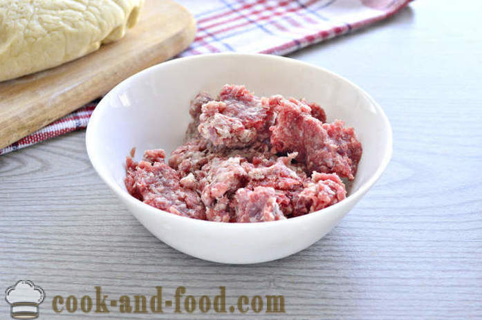 Chiftele din carne cu aluat - cum se coace plăcinte cu carne din aluat de drojdie, un pas cu pas reteta fotografii
