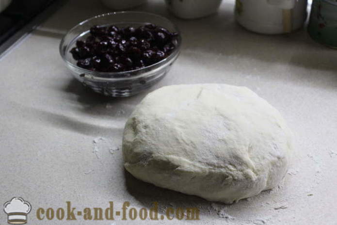 Aluatul pentru coltunasi cu drojdie - Cum se pregătește aluatul pentru găluște în aparat de făcut pâine, un pas cu pas reteta fotografii
