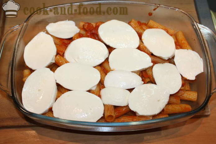 Fel de mâncare ziti Italiană - cum ar fi paste coace în cuptor cu brânză, roșii și șuncă, un pas cu pas reteta fotografii