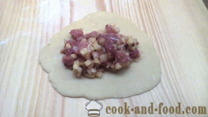 Plăcinte cu carne și tătară un cartof pe chefir - cum să gătesc prăjituri cu chefir în cuptor, cu un pas cu pas reteta fotografii