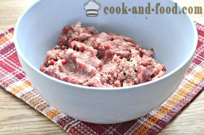 Chiftele de carne de vită cu orez într-o tigaie - cum să gătească chiftele din carnea de vită și sos, cu un pas cu pas reteta fotografii