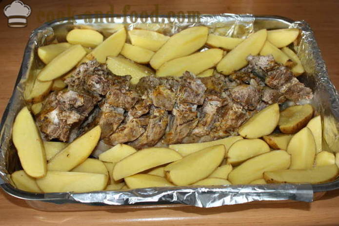 Coaste de porc la cuptor cu cartofi în cuptor - cartofi la cuptor cu bacon, cum ar fi, un pas cu pas reteta fotografii