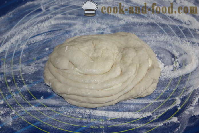 Tort drojdie de foetaj umplute cu carne de pui si cartofi - cum se coace o plăcintă cu carne de pui și cartofi în cuptor, cu un pas cu pas reteta fotografii