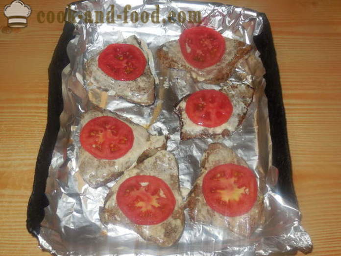Carnea cu roșii și brânză în cuptor - modul de a găti carne suculentă în cuptor, cu un pas cu pas reteta fotografii