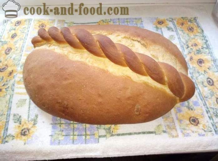 Pâine de grâu de casă în cuptor