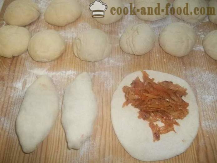 Turte de drojdie cu varza - cum să gătesc plăcinte cu varză în cuptor, cu un pas cu pas reteta fotografii