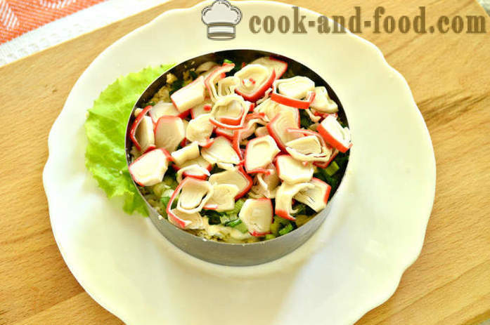 Salata Layered cu porumb și crab bețe în loturi - cum se prepară salata stratificat în ring, cu un pas cu pas fotografii rețetă