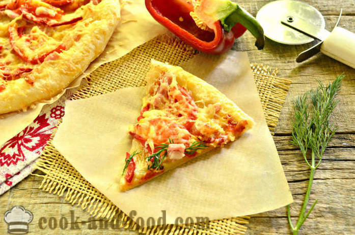 Pizza Puff foetaj cu bacon si piper - cum să se pregătească pizza nedospita din aluat, un pas cu pas reteta fotografii