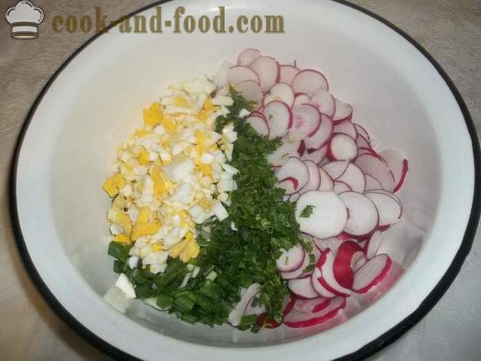Salata delicioasa de ridiche cu ou si ceapa verde - cum să pregătească o salata de ridiche, un pas cu pas reteta fotografii