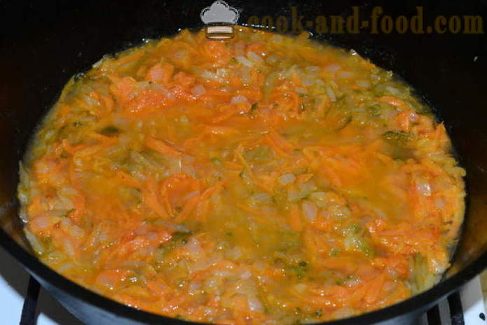 Pulpe de pui fiert cu ceapa, morcovi si castraveti murati - cum să gătească o pulpe de pui delicioase într-o tigaie, cu un pas cu pas reteta fotografii