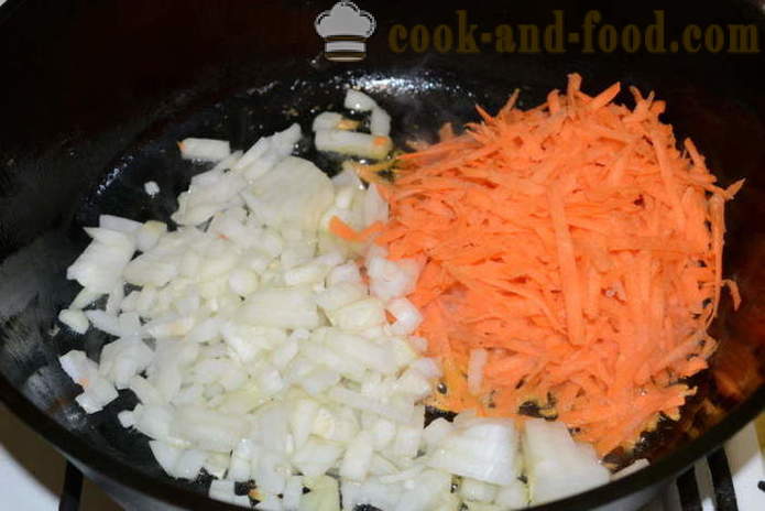 Pulpe de pui fiert cu ceapa, morcovi si castraveti murati - cum să gătească o pulpe de pui delicioase într-o tigaie, cu un pas cu pas reteta fotografii