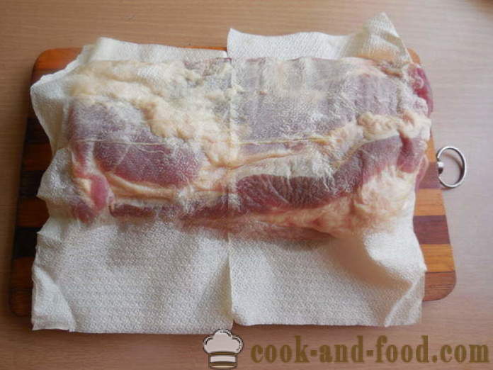 Podcherevka de carne de porc fiert se rostogolească în mânecă - cum să gătească o pâine delicioasă peritoneului carne de porc, un pas cu pas reteta fotografii