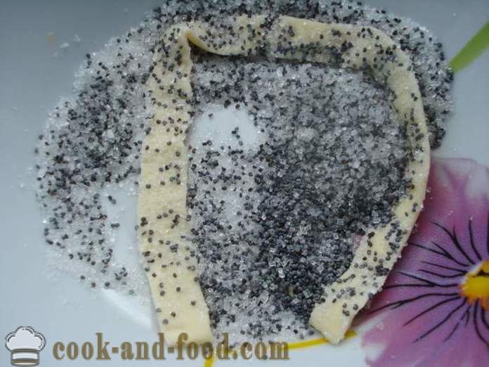 Spirală puf dulce cu semințe de mac și zahăr - Cum de a găti biscuiți foetaj, cu un pas cu pas reteta fotografii