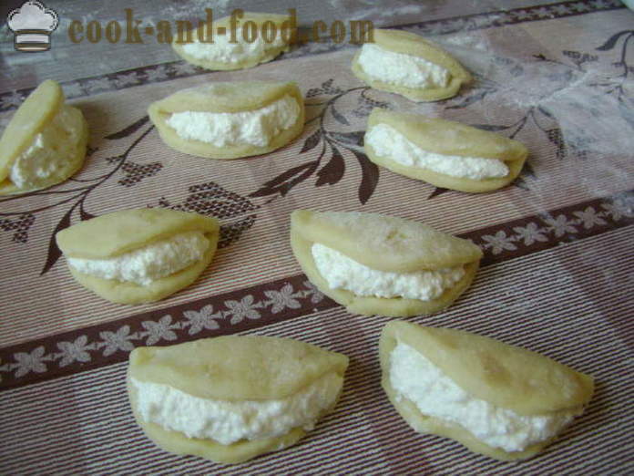 Sochniki cu brânză de la produse de patiserie fraged - cum să gătească sochniki cu brânză la domiciliu, pas cu pas reteta fotografii