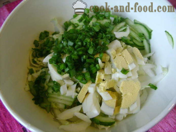 Salata cu varză chinezească, castravete, ou si ceapa verde - cum să gătească o salata delicioasa de varză chinezească, un pas cu pas reteta fotografii