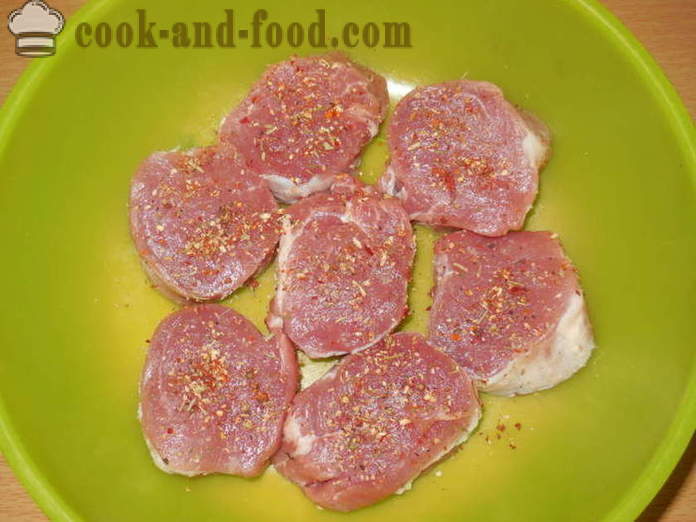 Medalioane de carne de porc - cum să gătească medalioane carne de porc în multivarka, pas cu pas reteta fotografii