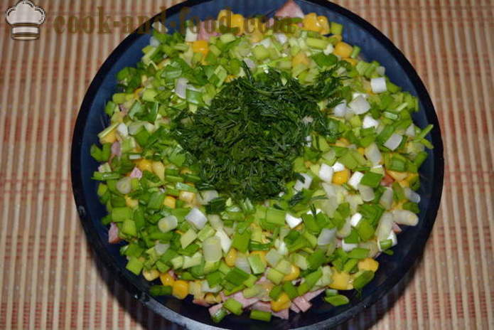 Salata de varză chinezească cu cârnați afumat, ardei și conserve de porumb - cum să pregătească o salată de varză chinezească cu porumb și cârnați, un pas cu pas reteta fotografii