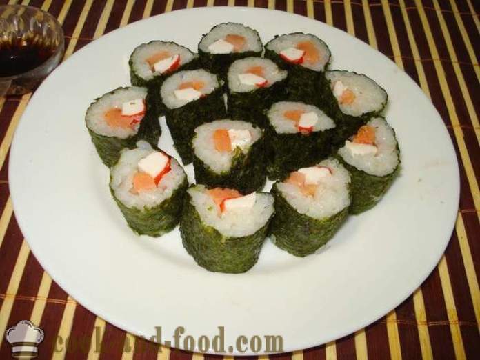 Rulouri de sushi cu bastoane crab și pește roșu - rulouri de sushi de gătit acasă, pas cu pas reteta fotografii