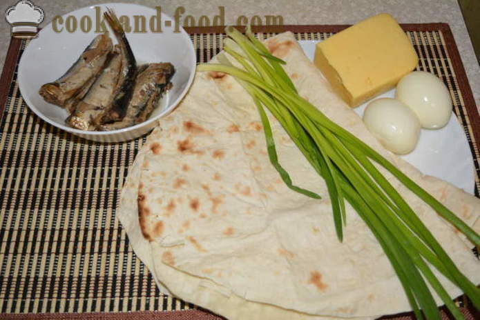 O rolă simplă de lipie cu șprot, brânză și ouă - cum să gătească o bucată de pâine pita cu șprot, un pas cu pas reteta fotografii