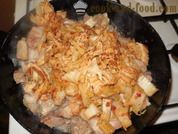 Carne de porc cu Kimchi în coreeană - kimchi ca un cartof cu carne, un pas cu pas reteta fotografii
