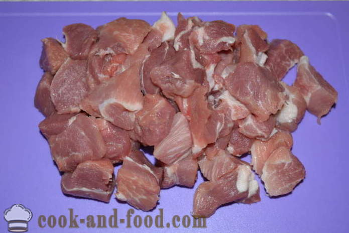 Carne de porc cu ciuperci în multivarka, cum ar fi gulaș - cum să gătească carne de porc cu ciuperci in multivarka, pas cu pas reteta fotografii