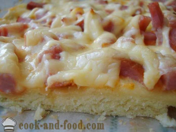Pizza de casa cu cârnați și brânză în cuptor - modul de a face pizza la domiciliu, pas cu pas reteta fotografii