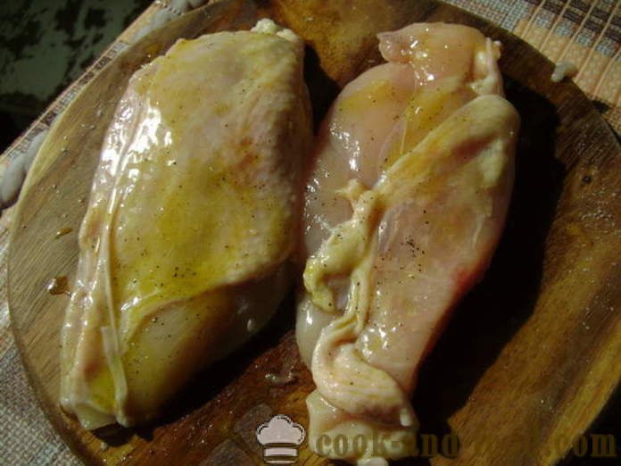 Piept de pui cu strat de omleta intr-o tigaie - modul de a găti pieptul de pui sub o haină de blană pentru cină, cu un pas cu pas reteta fotografii