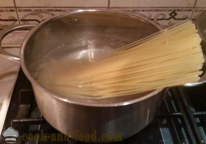 Cum de a găti spaghete în tigaie - un pas cu pas reteta fotografii
