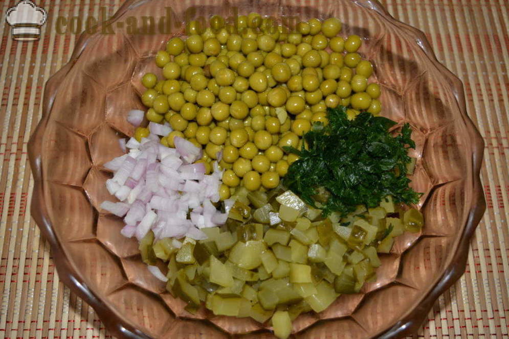 Salata cu murături și mazăre verde în grabă - Cum de a găti o salata delicioasa de castraveți și mazăre murate, un pas cu pas reteta fotografii