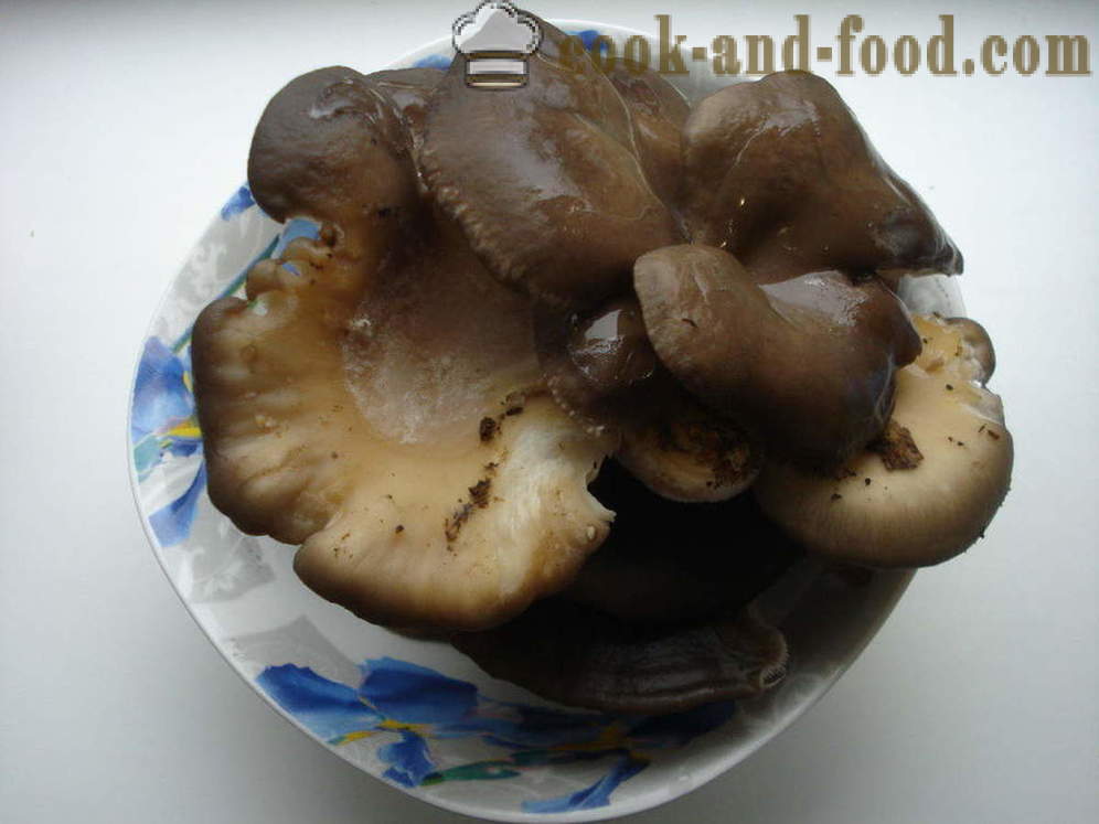 Ciuperci stridie prajit cu ceapa si condimente - Cum de a găti ciuperci stridii prăjite, un pas cu pas fotografii reteta