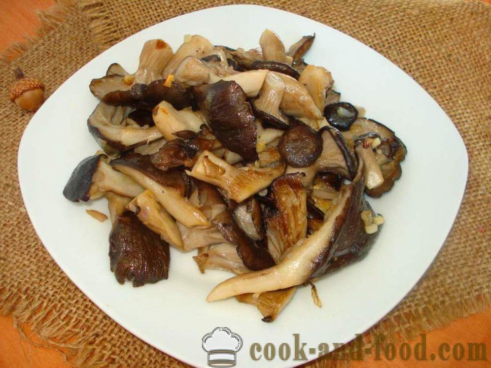Ciuperci stridie prajit cu ceapa si condimente - Cum de a găti ciuperci stridii prăjite, un pas cu pas fotografii reteta