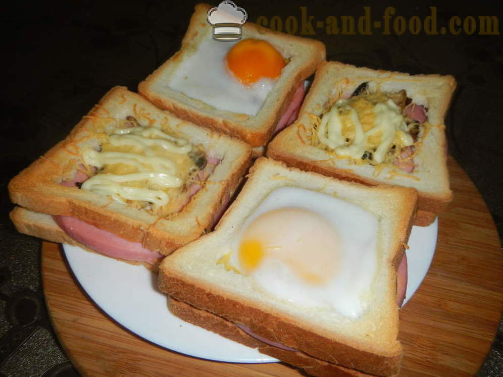 Sandwich-uri calde cu ou în cuptor - cum să faci un sandwich cald cu ou, cârnați și ciuperci, un pas cu pas reteta fotografii