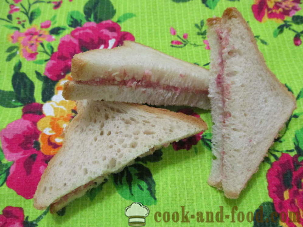 Sandwich-uri calde în cuptor cu cârnați și brânză - cum să facă sandwich-uri calde în cuptor, cu un pas cu pas reteta fotografii