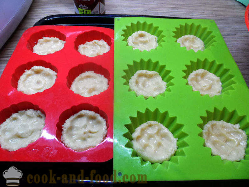 Brioșe simple pe iaurt sau smântână cu grisul - cum să facă prajiturele în cutii, pas cu pas reteta fotografii