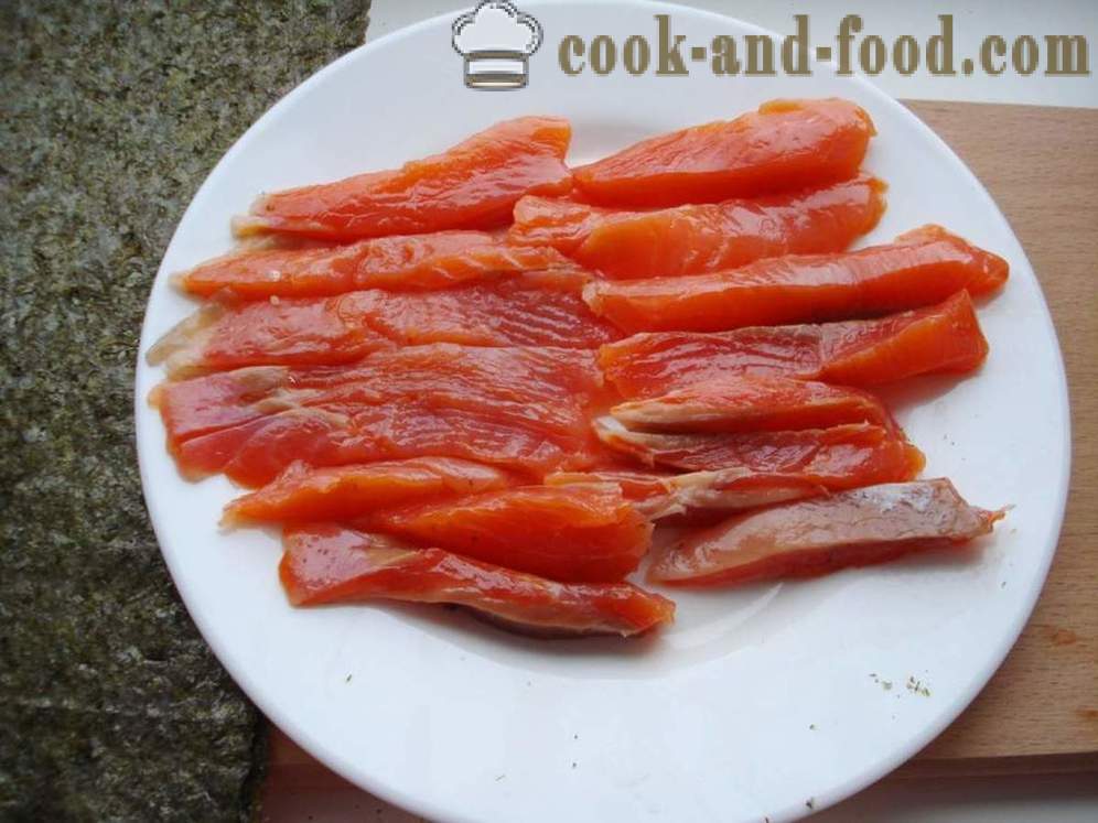 Rulouri de sushi cu orez și pește roșu - cum să gătească sushi role acasă, pas cu pas reteta fotografii