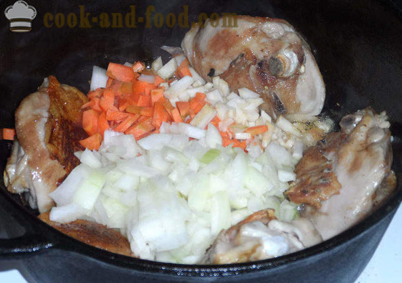 Pui cu ciuperci în sos de smântână - modul de a găti carnea de pui cu sos de ciuperci, un pas cu pas reteta fotografii
