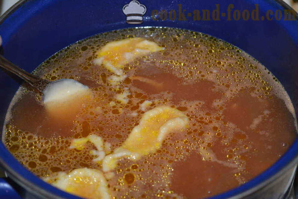 Supa de carne cu carne și găluște din făină și făcut ouă - cum să gătească supa cu carne tocată cu găluște, un pas cu pas reteta fotografii