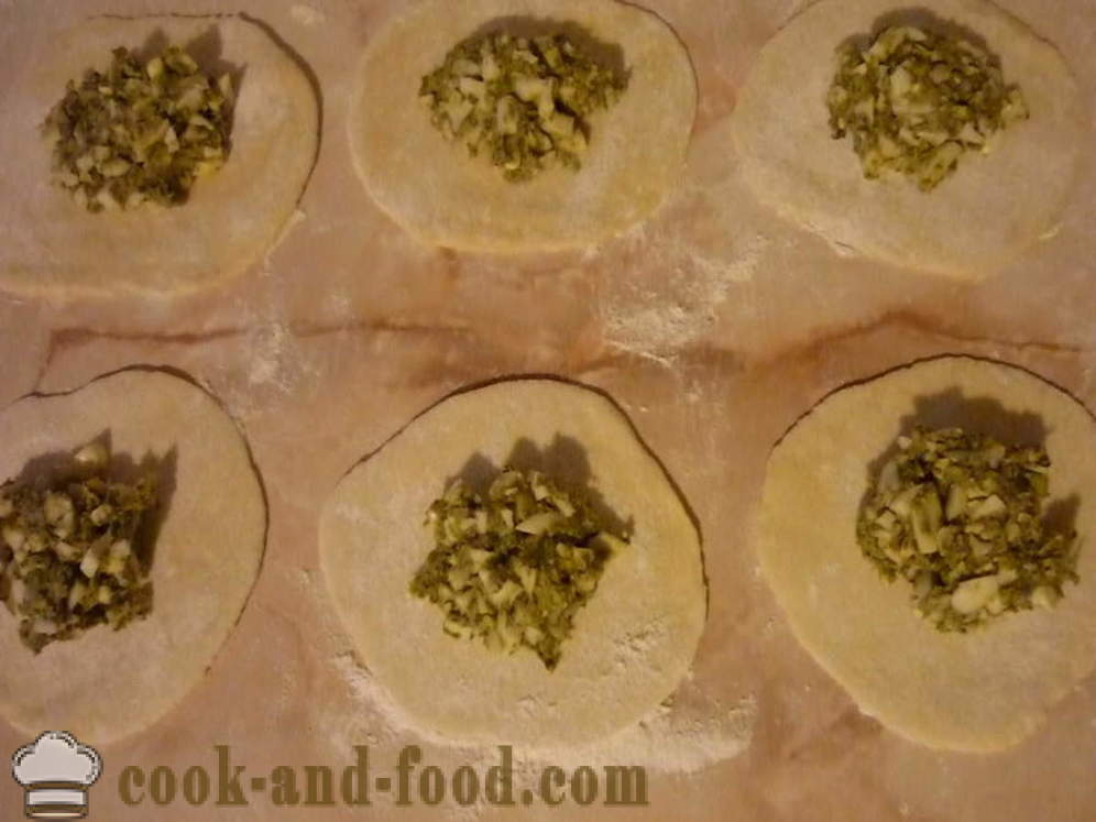 Turte de drojdie prăjit într-o tigaie - cum să facă prăjituri cu umpluturi, un pas cu pas reteta fotografii